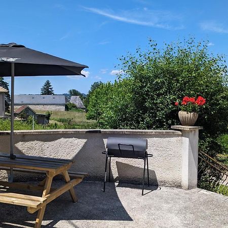 Logement A Brive Proche Centre-Ville Et Campagne - Climatisation, Wifi, Coin Exterieur Et Parking Prives Buitenkant foto